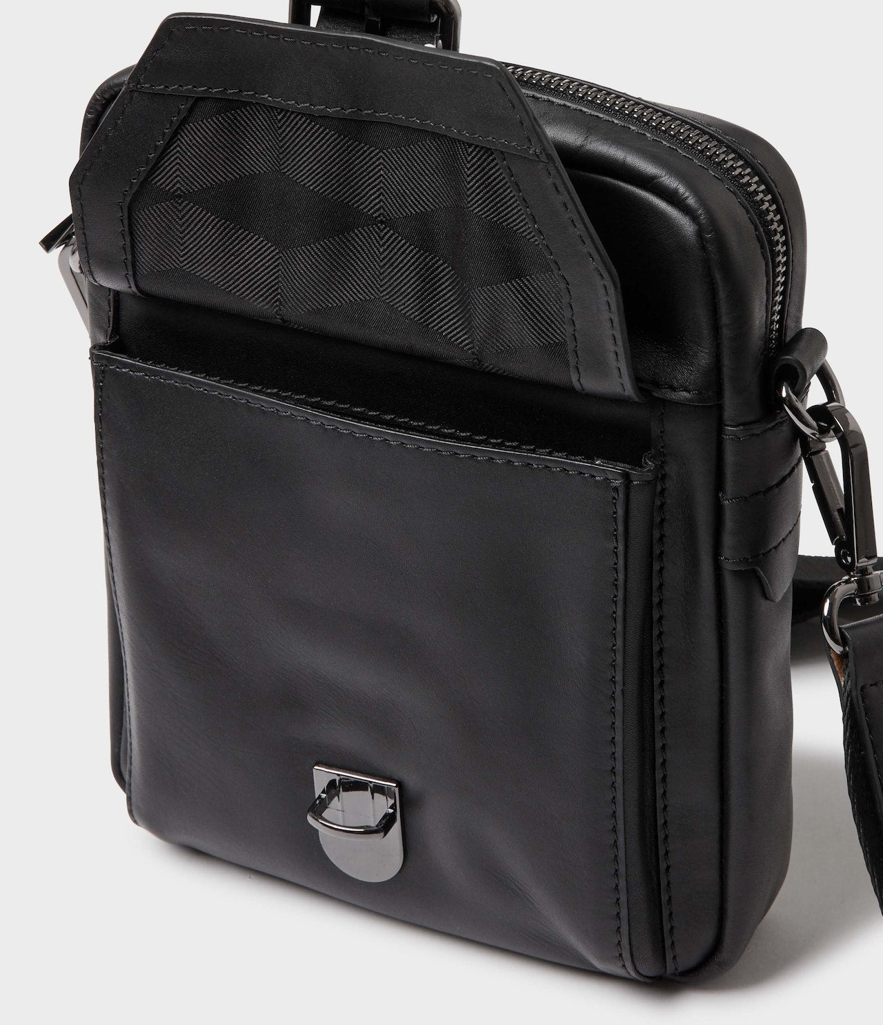 Saddler 11476-0001 Pluto Messenger Bag Black