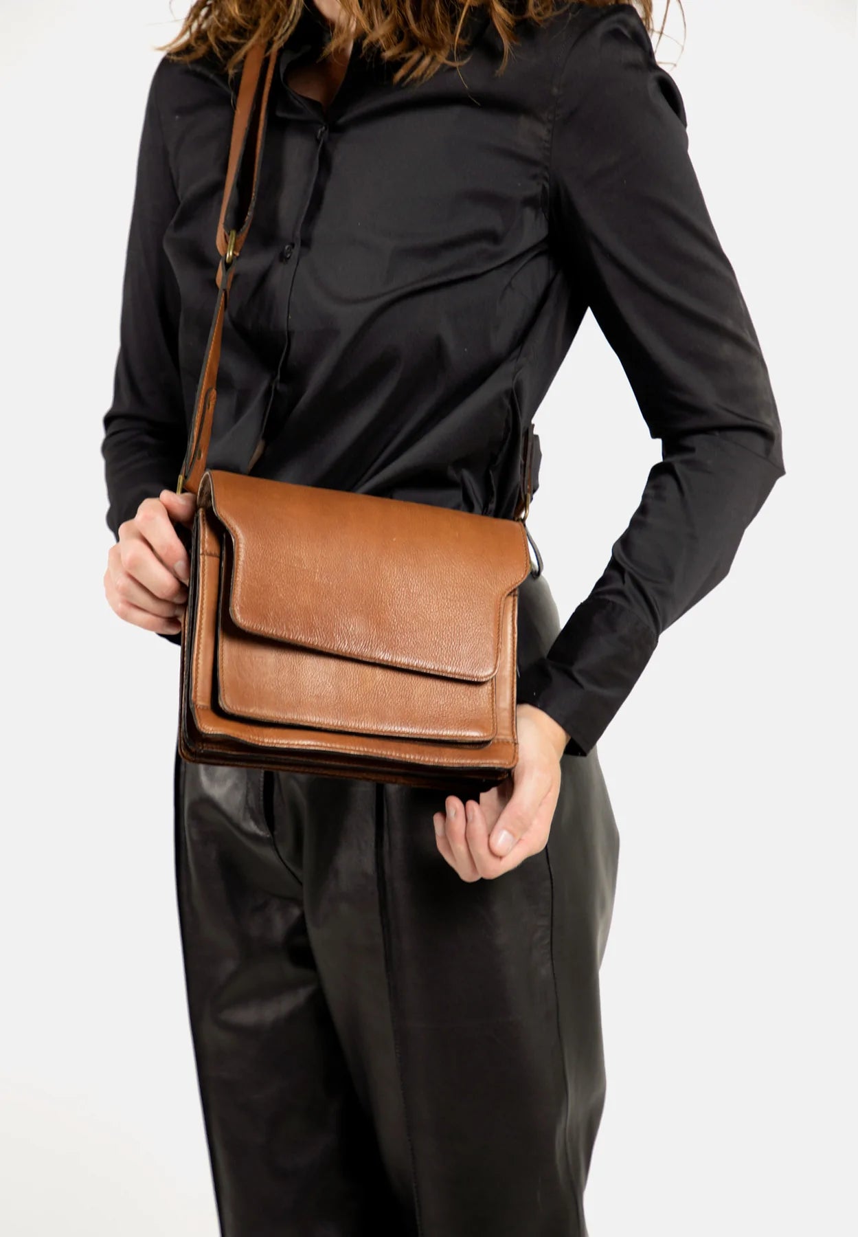 Dixie Teri Flap Bag Walnut - bagsandluggage.no