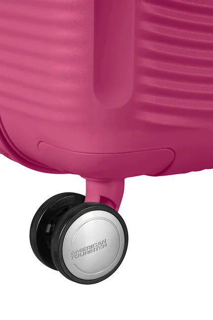 American Tourister Soundbox 55cm Exp Magenta Pink - bagsandluggage.no