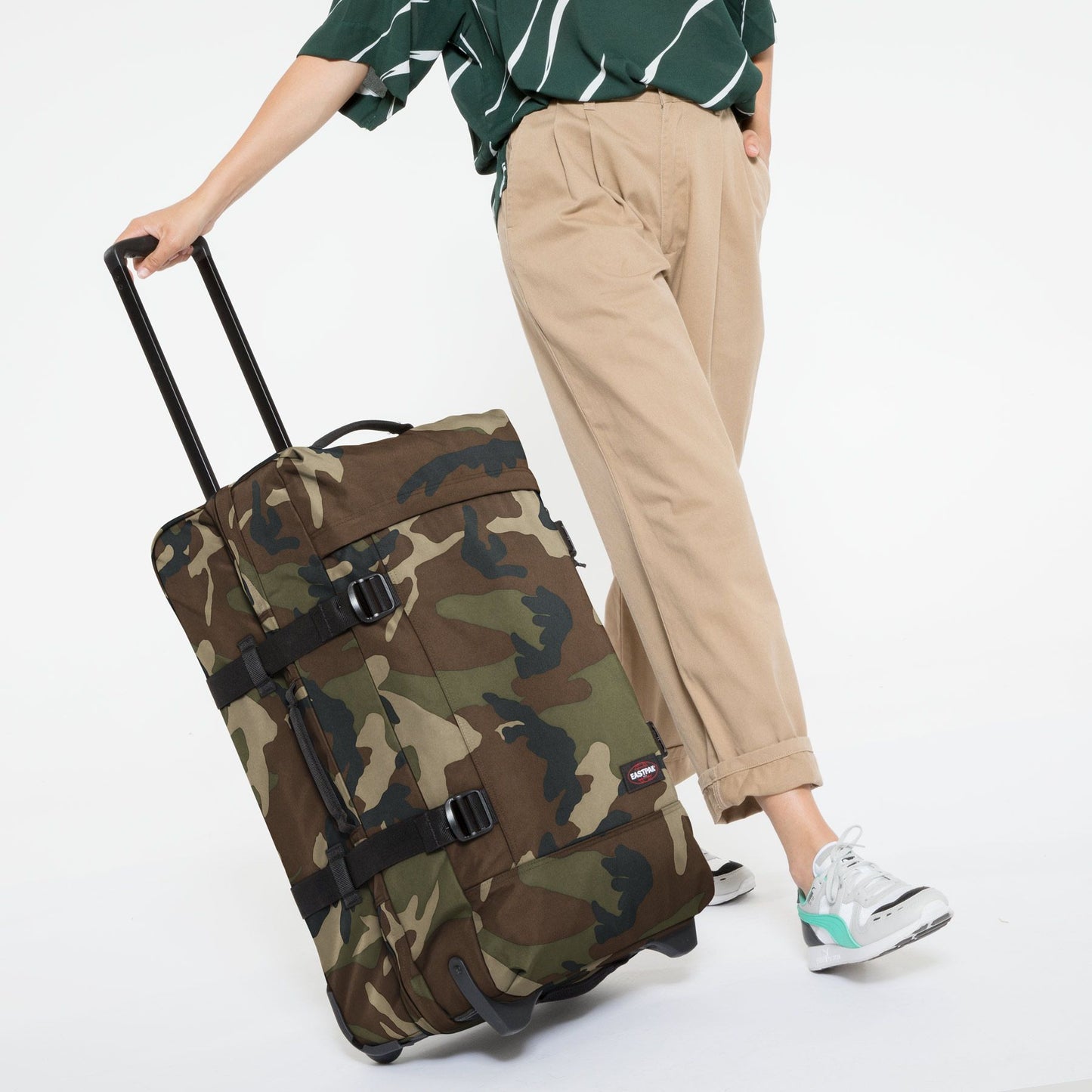 Eastpak EK62L181 TRANVERZ M DUFFELS/TRAVELGEAR Camo - bagsandluggage.no