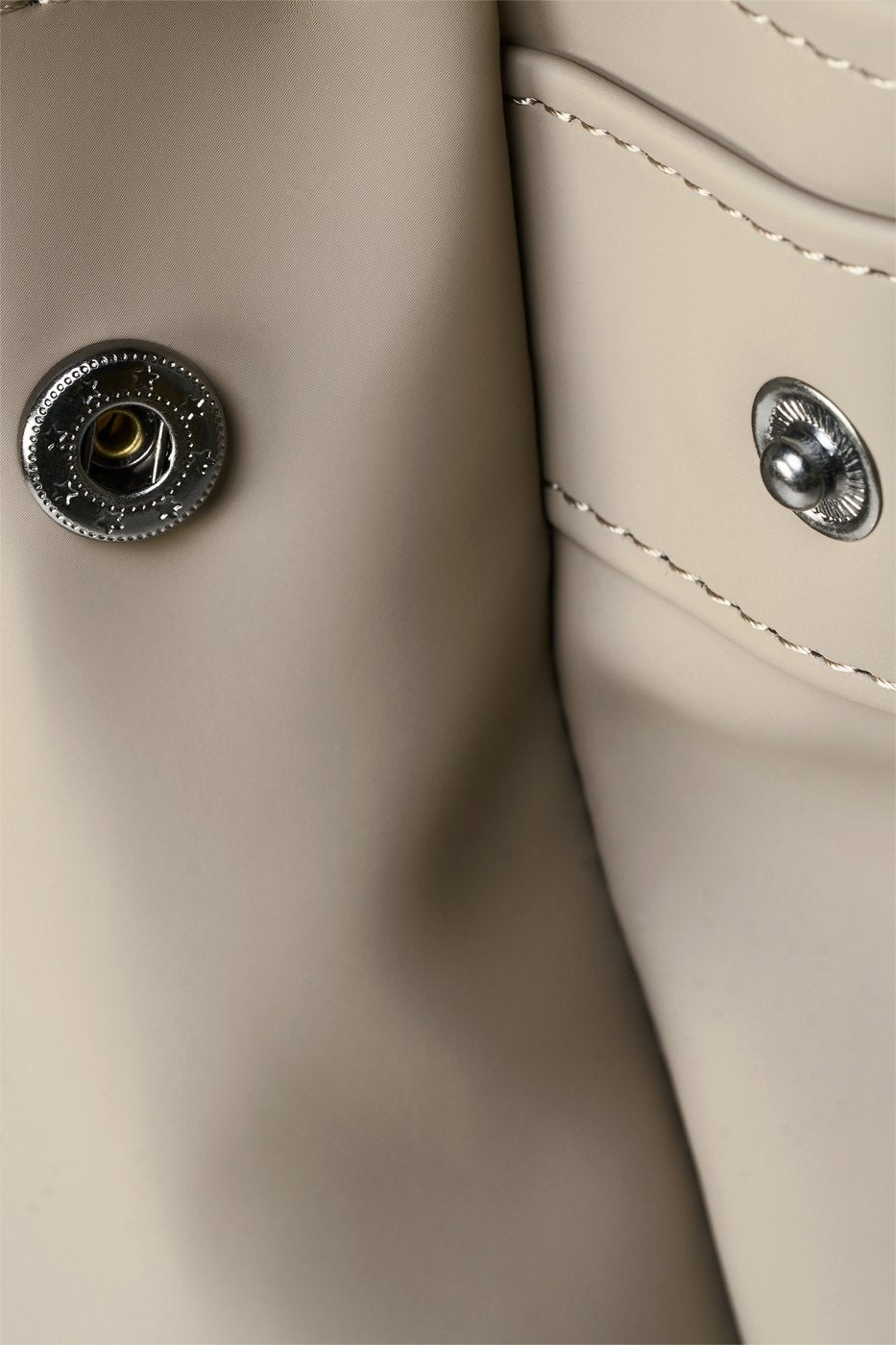 Rains MSN Bag Mini Taupe - bagsandluggage.no