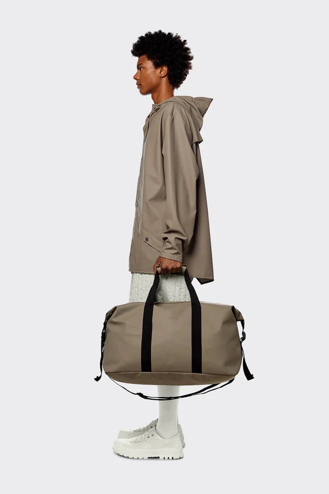 RAINS 13200 WEEKEND BAG TAUPE