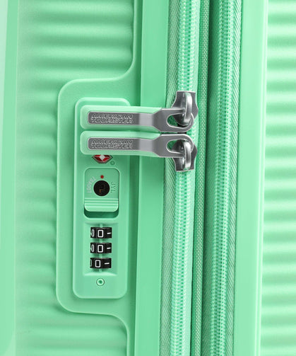 American Tourister Soundbox 55cm Exp Spring Green - bagsandluggage.no