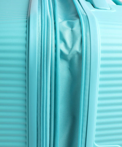 AMERICAN TOURISTER SOUNDBOX SPINNER 67/24 TSA EXP POOLSIDE BLUE - - bagsandluggage.no