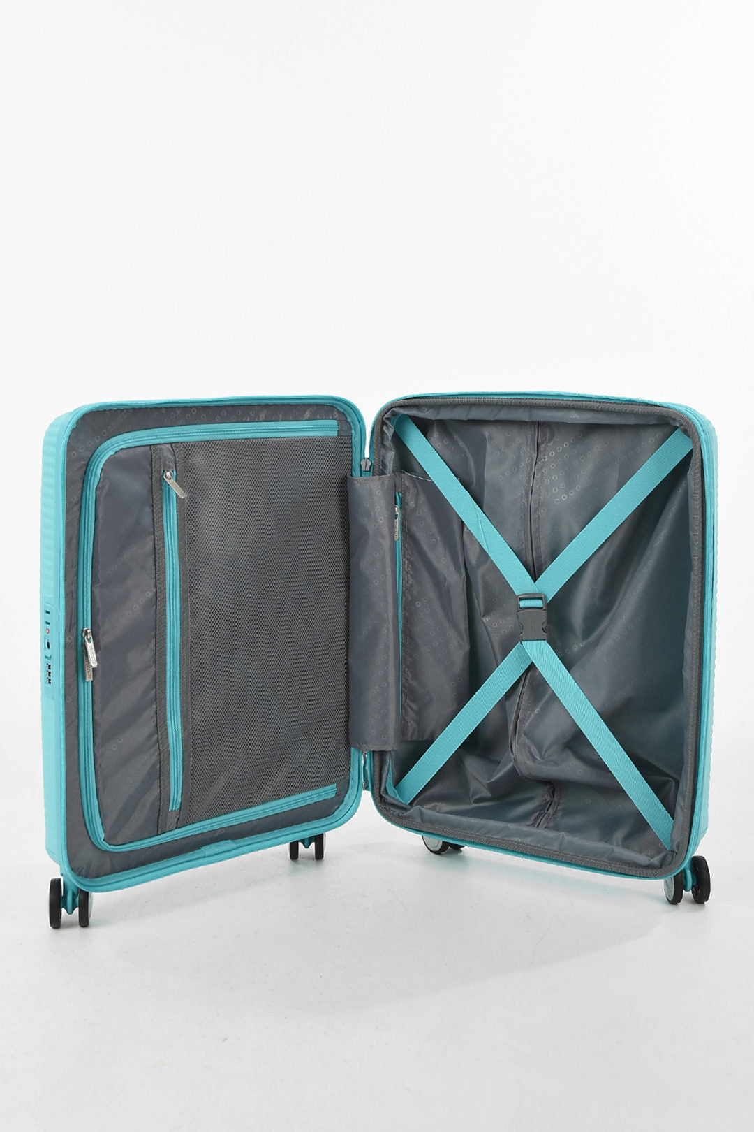 American Tourister Soundbox 55cm Poolside Blue - bagsandluggage.no