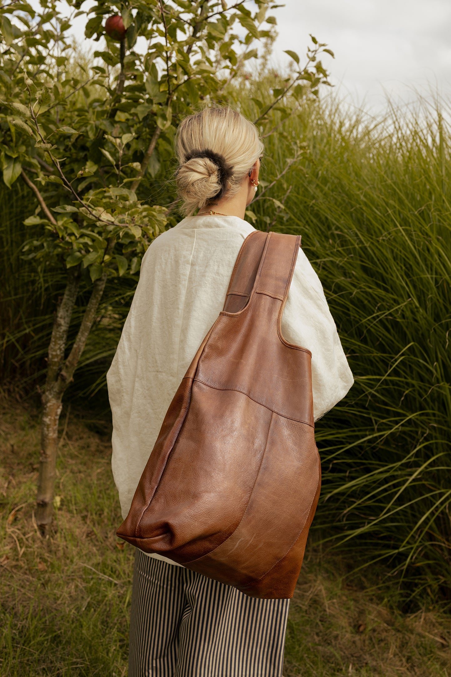 RE:DESIGNED BY DIXIE LYRA URBAN BAG LARGE WALNUT