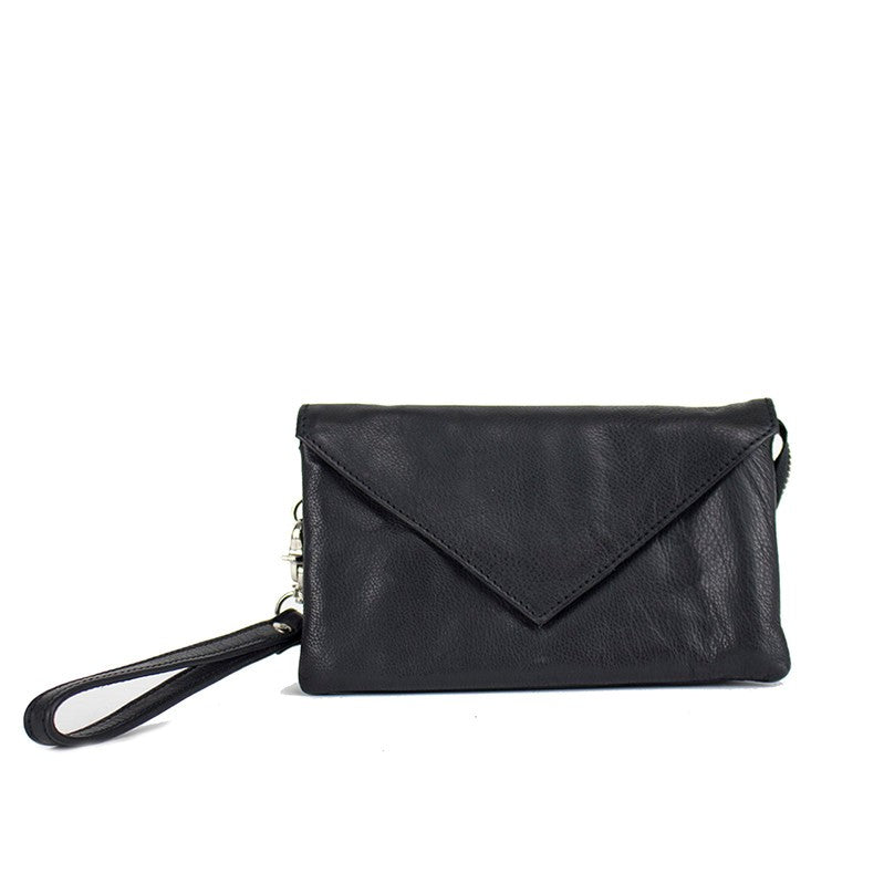RE:DESIGNED Claire clutch i skinn, svart