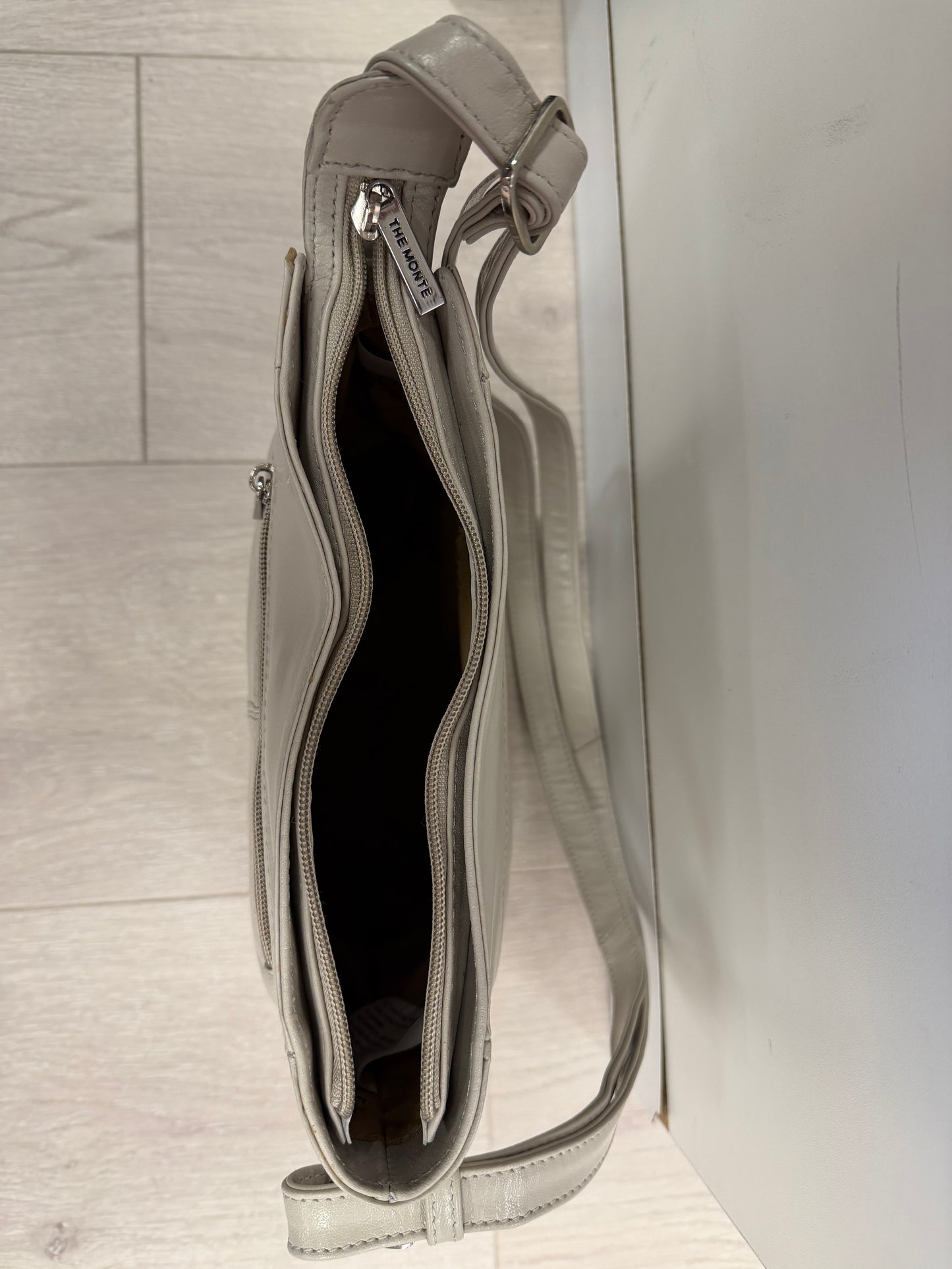 The Monte 6053144-Beige Crossover medium