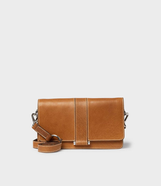 SADDLER Mirabel Flapbag Tan - bagsandluggage.no