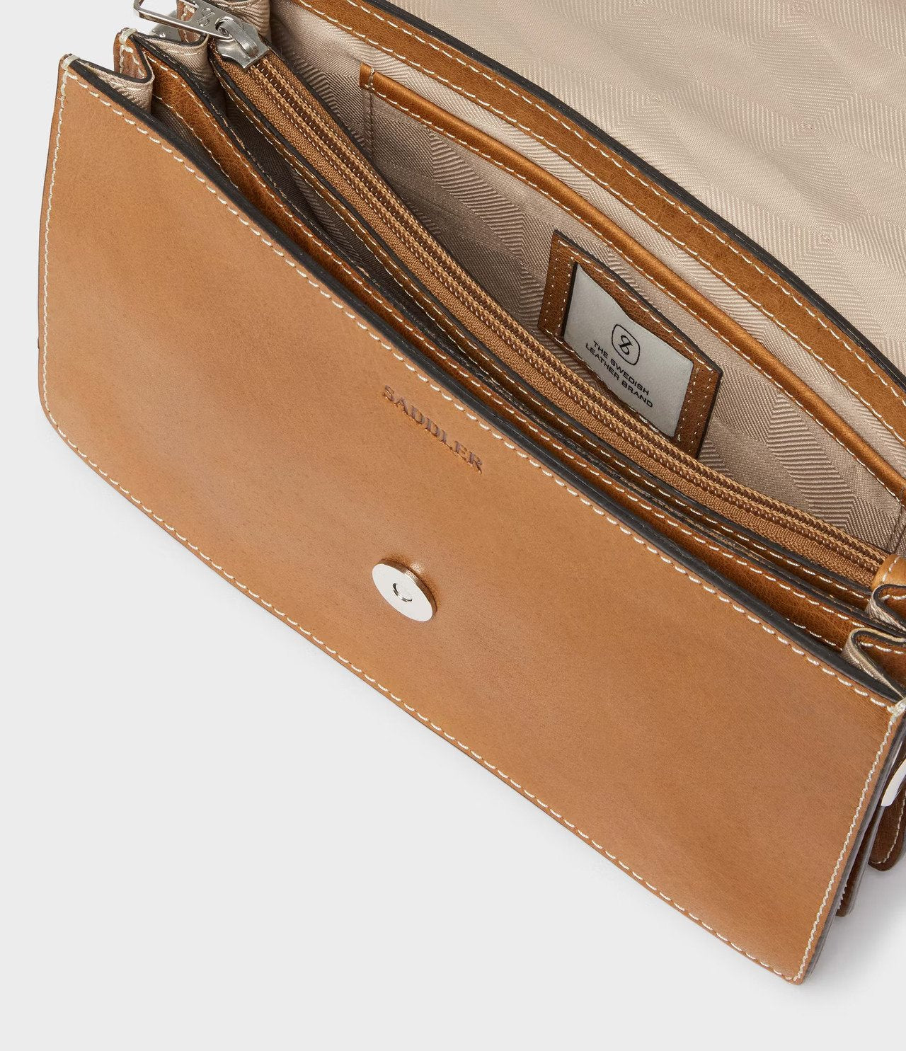SADDLER Mirabel Flapbag Tan - bagsandluggage.no