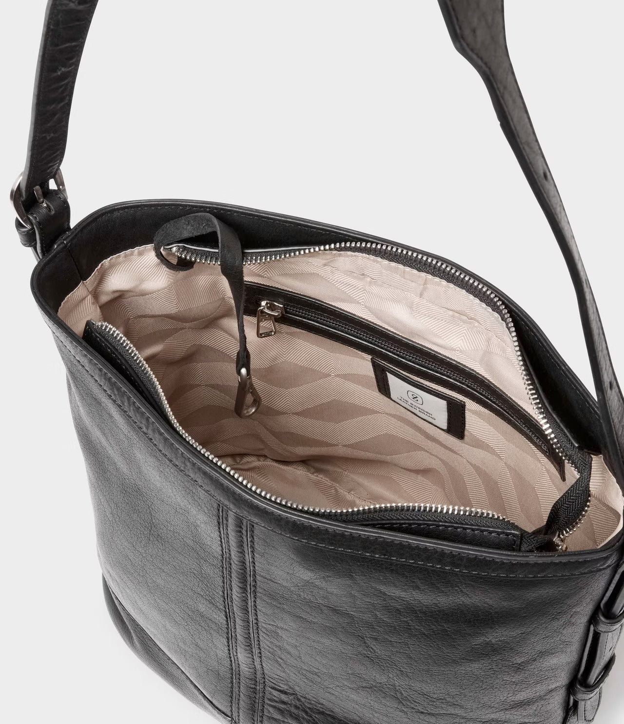 SADDLER Gloria Shoulder Bag Black - bagsandluggage.no