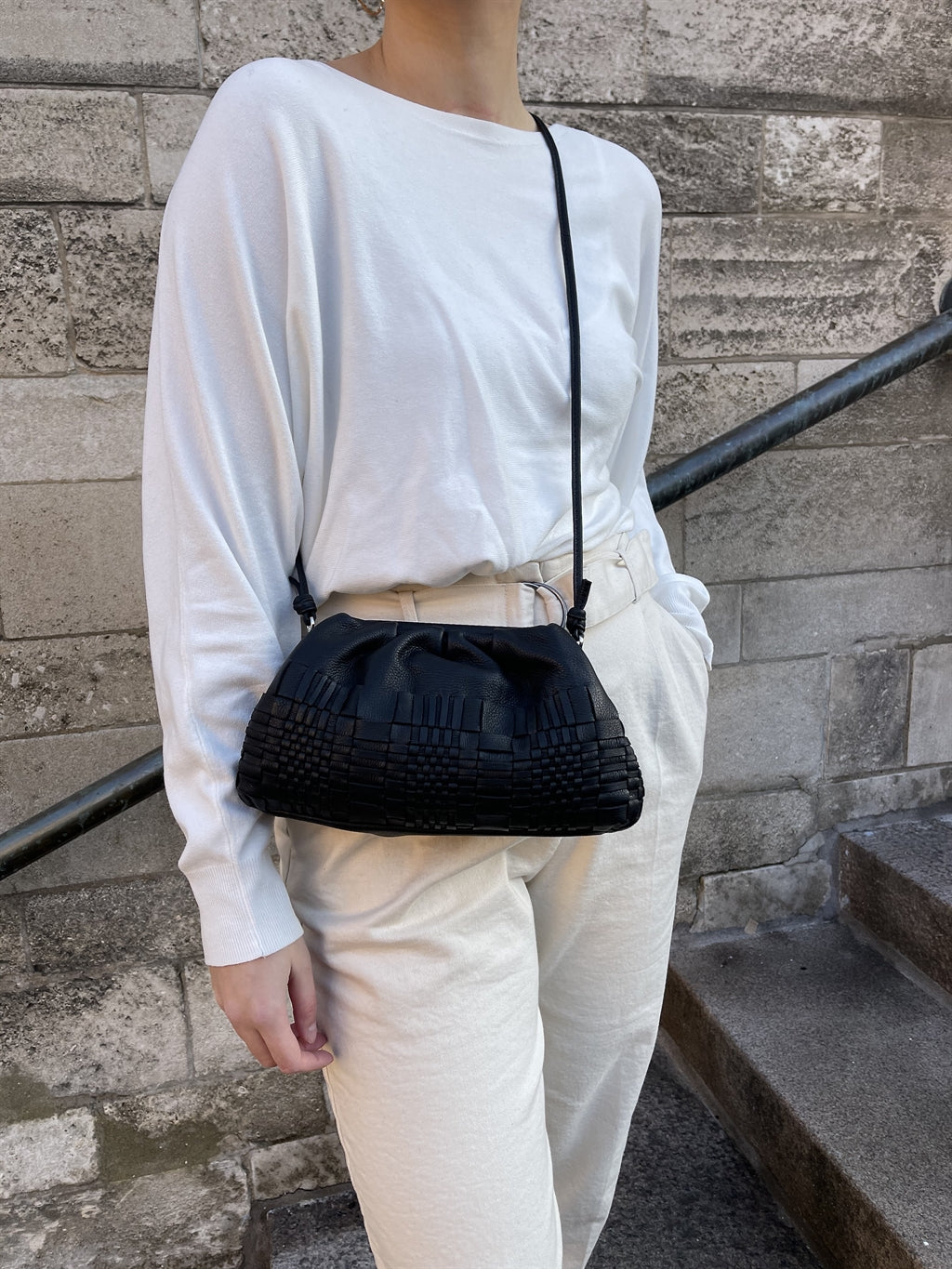 Markberg 5546WOW Oksana Clutch Woven Black - bagsandluggage.no