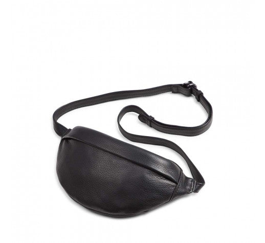 Markberg Vida Bum Bag Cow Black - bagsandluggage.no