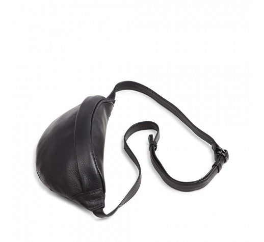 Markberg Vida Bum Bag Cow Black - bagsandluggage.no