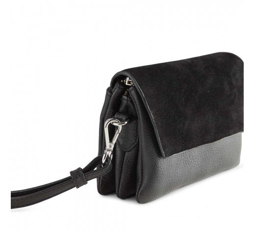 Markberg Adella Crossbody Bag Suede Mix Black Black - bagsandluggage.no