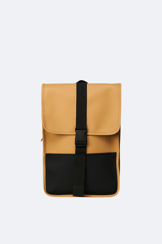 Rains Buckle Backpack Mini Khaki - bagsandluggage.no