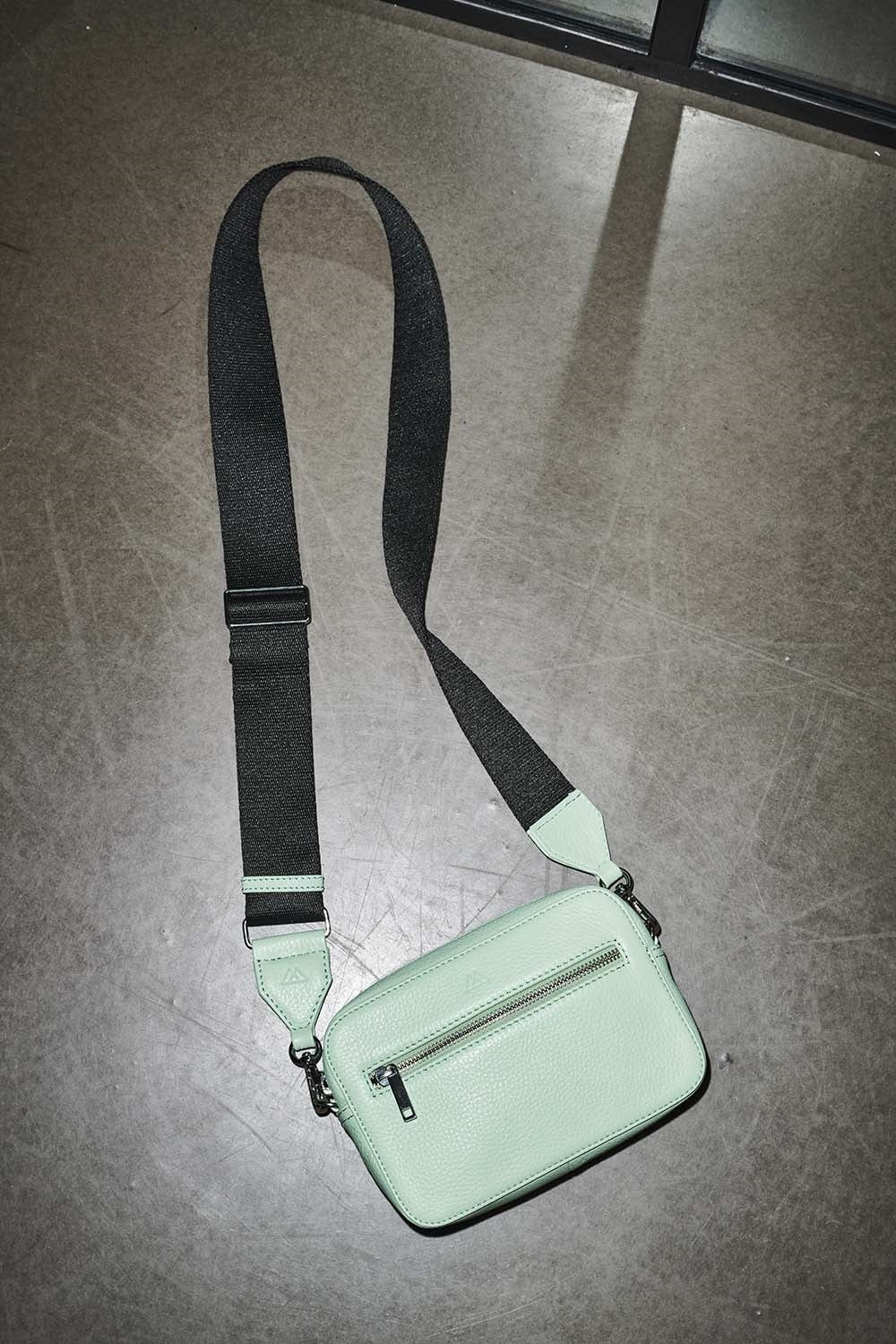 Markberg Elea Crossbody Bag Grain Mint w/Black - bagsandluggage.no